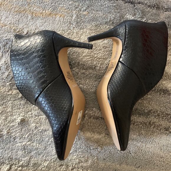 Express Black Faux Croc Print Heeled Booties Boot Shoes Womens Size 6 Christmas - Picture 7 of 8